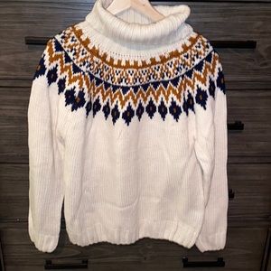 White patterned cowl neck Rachel Zoe sweater- never worn . size XL